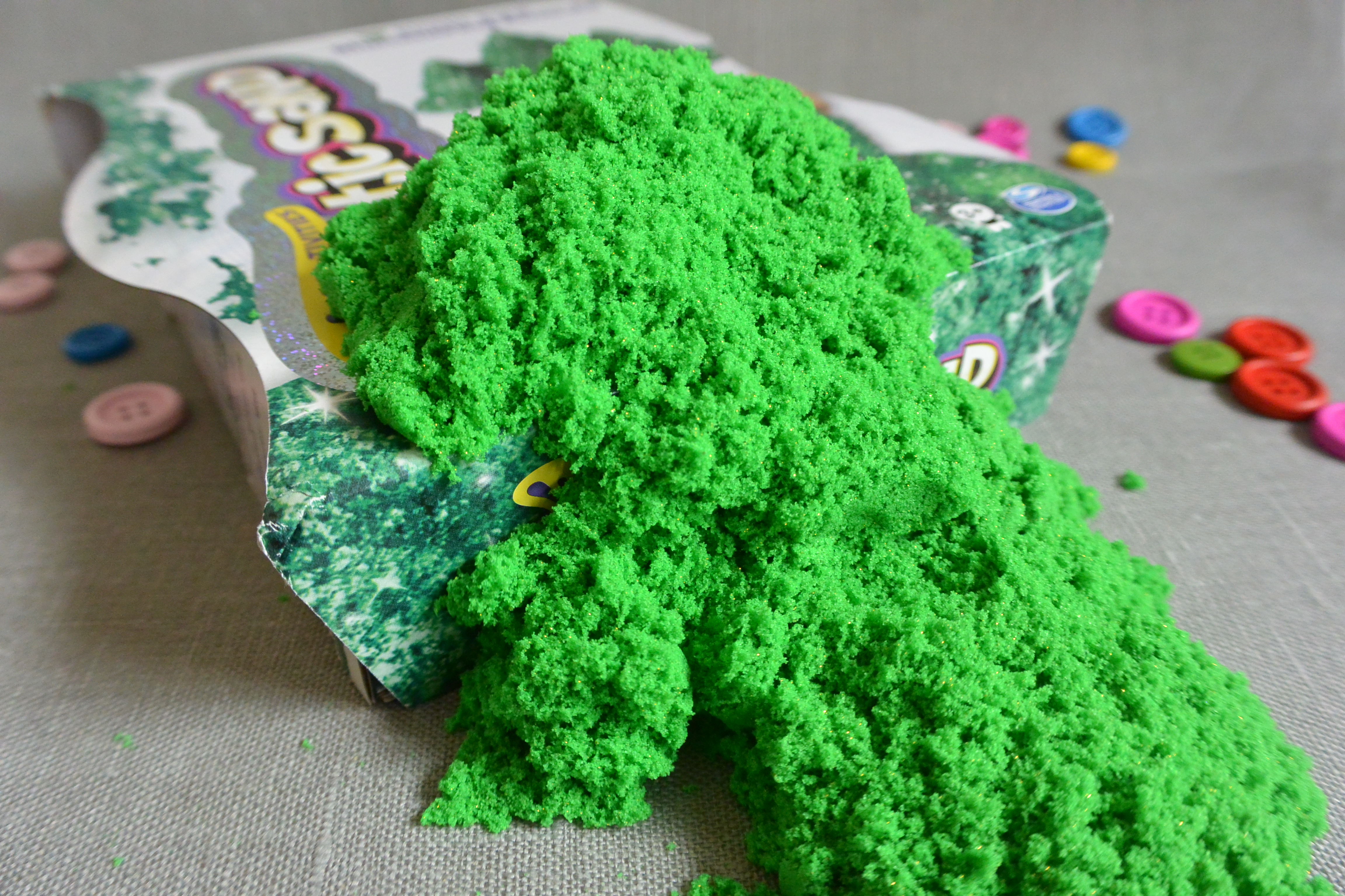 kinetic sand shimmering emerald