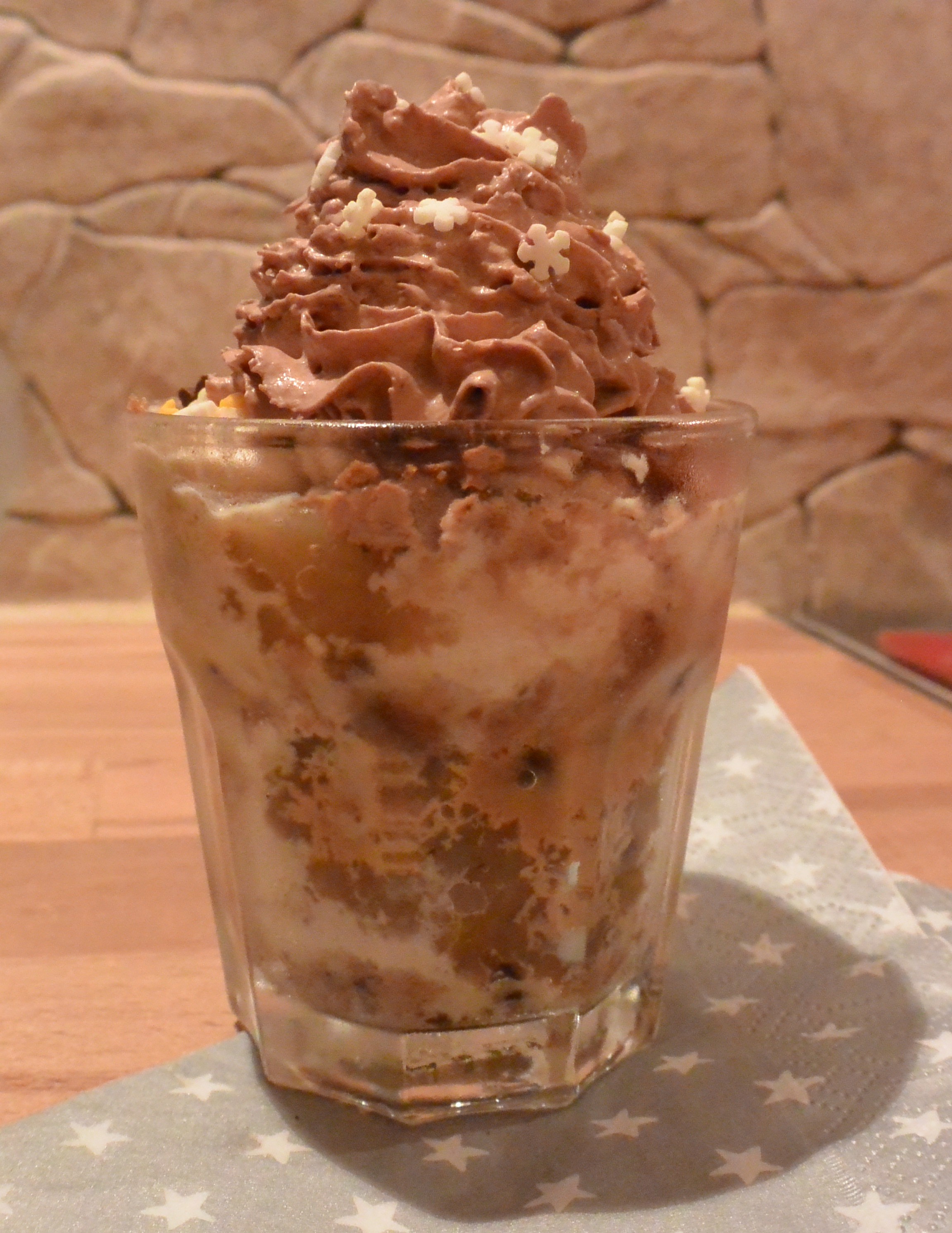 winterliches Dessert im Glas *Mascarpone Zimt Creme an Winterapfel und ...